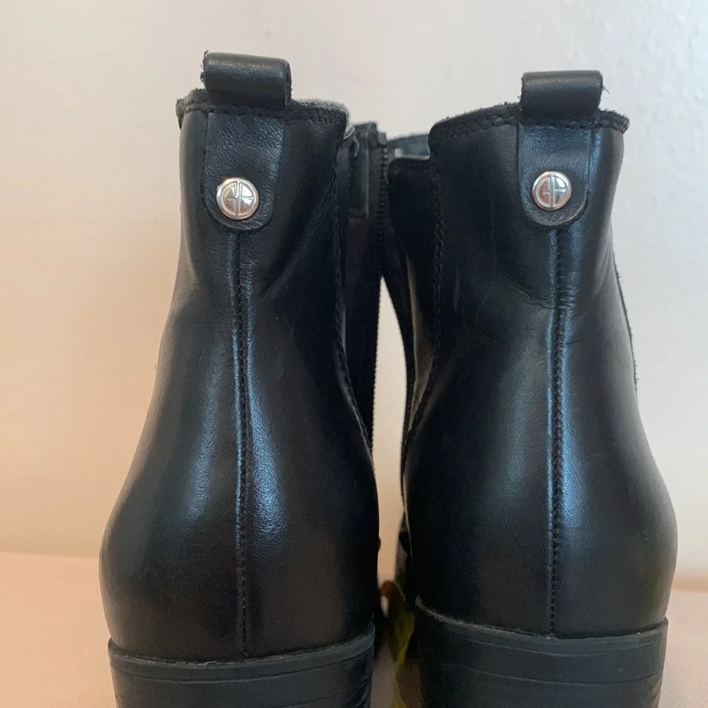 GIANI BERNINI Black Stacked Heel Zipper Ankle Boots - Picture 8 of 9